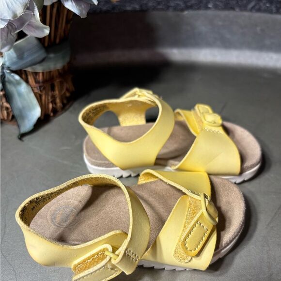 Kids Wonder Nation Yellow Velcro Closure Shoes Size 4 EPC Build a Bundle! - Picture 3 of 7